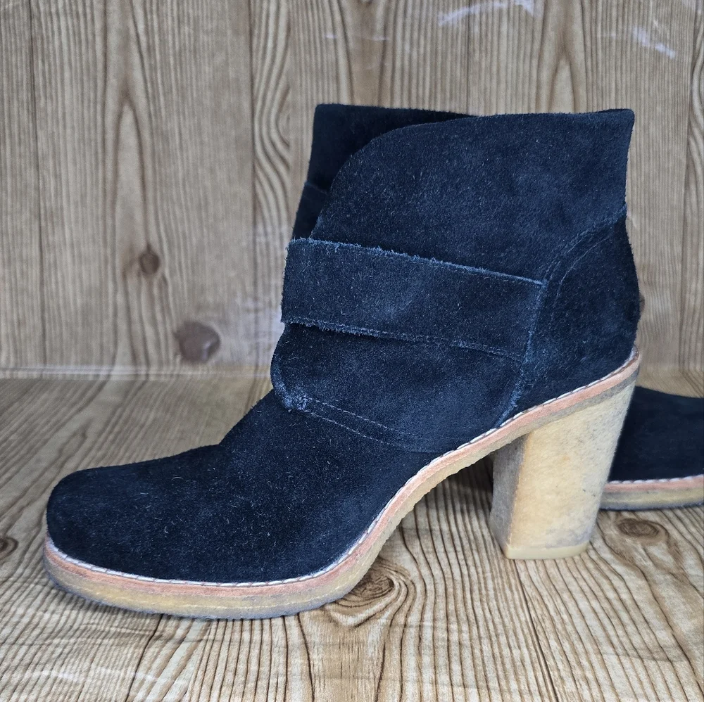 UGG Brienne Black Suede Buckle Ankle Heeled Boots Size‎ 8